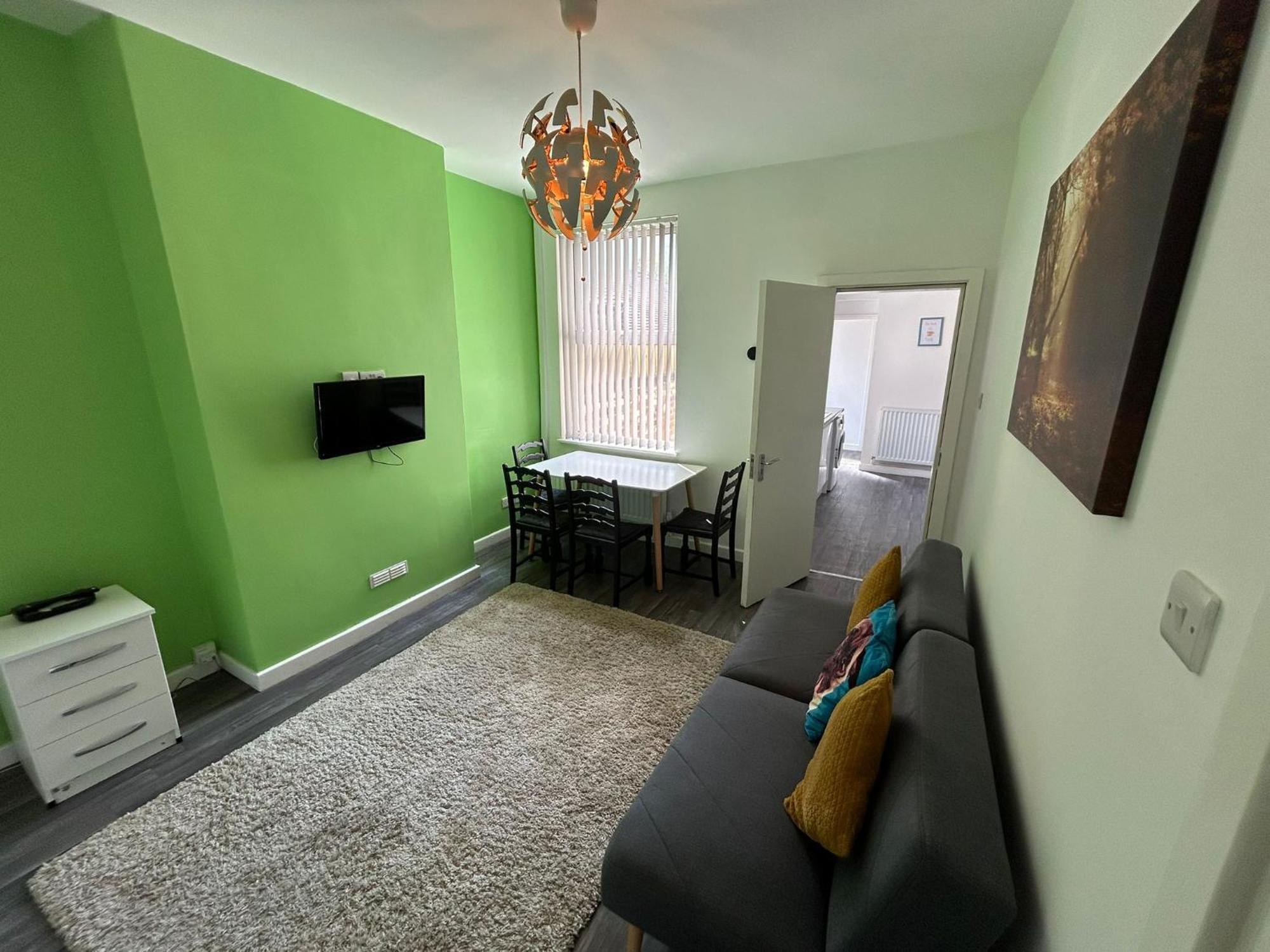 Holiday home 4 Bed Spacious - Perfect For Families & Contractors Stoke-on-Trent